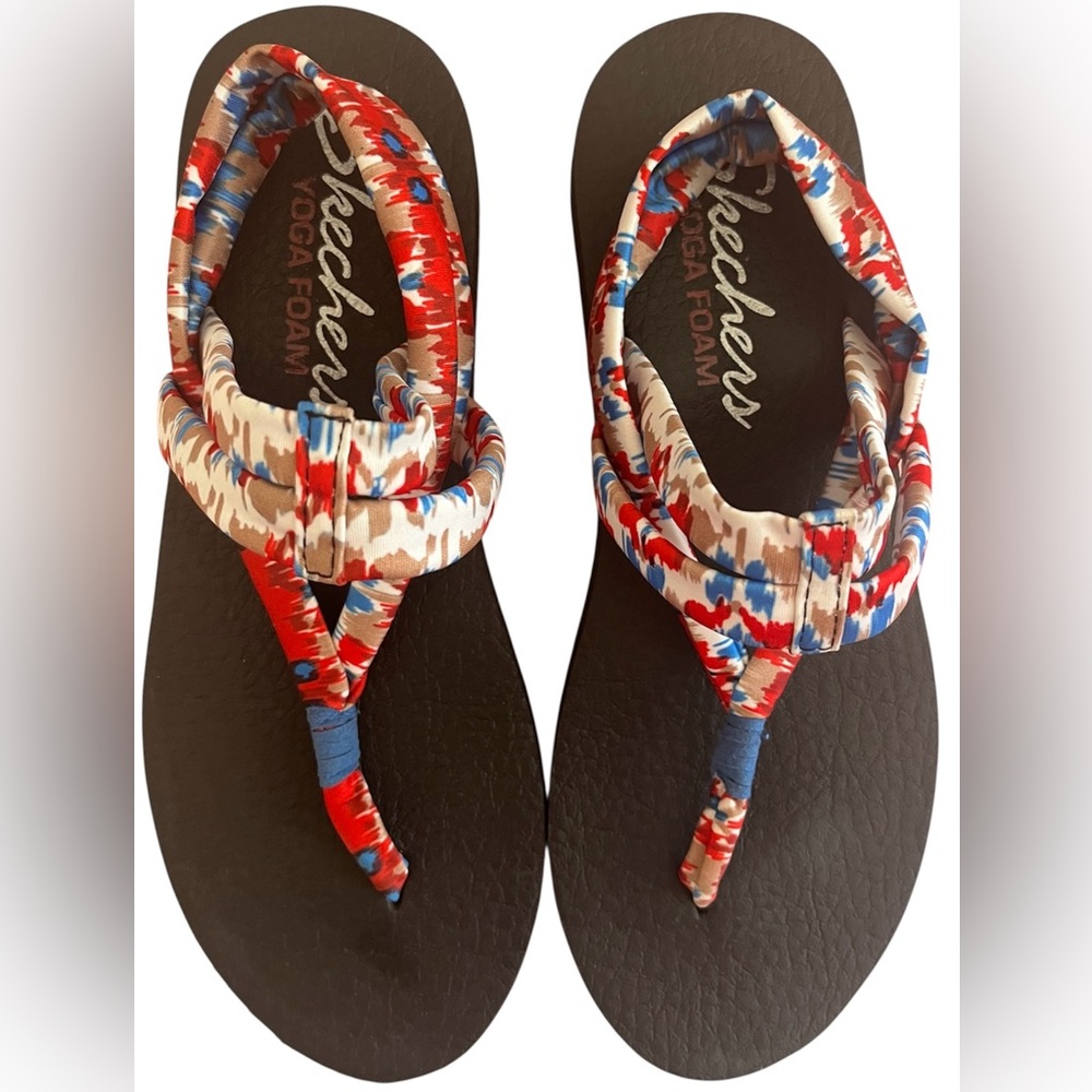 Skechers Yoga Foam Red and Blue Patterned Sandals 10